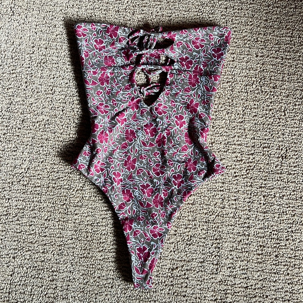 BENOA one piece swim size medium